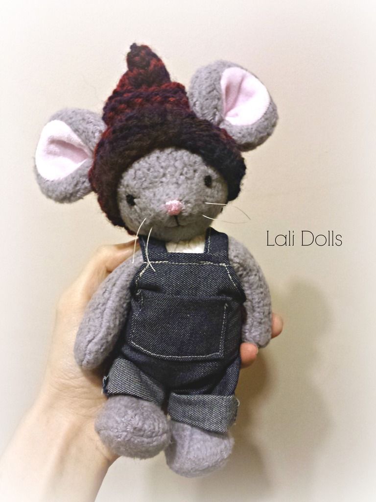 Reese 8" Mouse doll